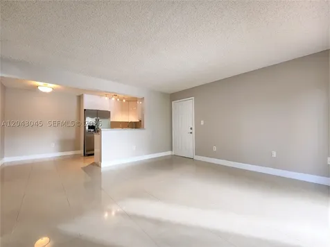 251 Palm Circle W Pembroke Pines FL 33025