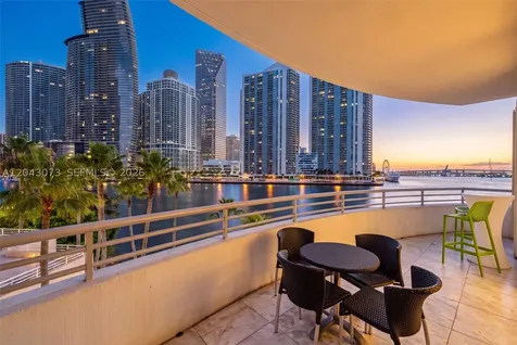888 Brickell Key Drive Miami FL 33131