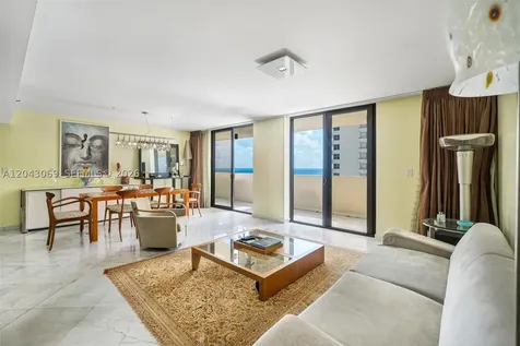 1623 Collins Avenue Miami Beach FL 33139