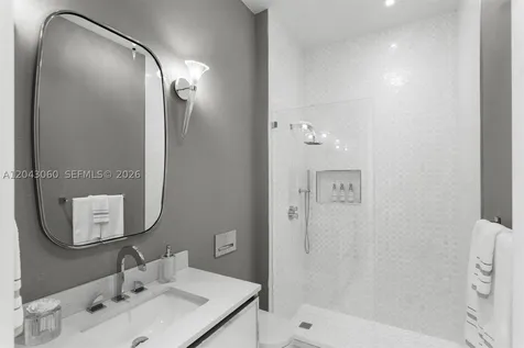2821 S Bayshore Drive Miami FL 33133