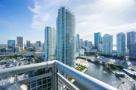 690 SW 1 Court Miami FL 33130