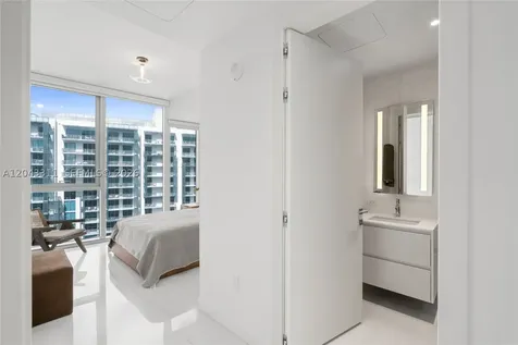 300 Biscayne Boulevard Way Miami FL 33131