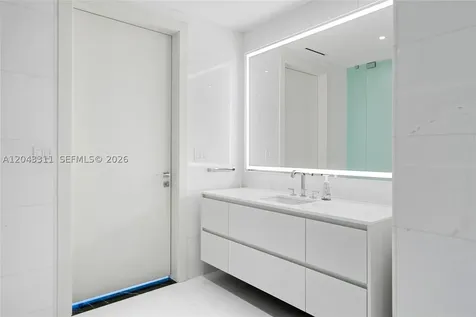 300 Biscayne Boulevard Way Miami FL 33131
