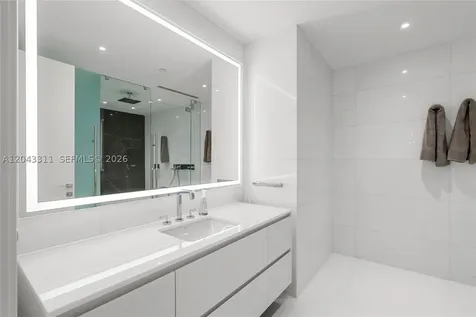 300 Biscayne Boulevard Way Miami FL 33131