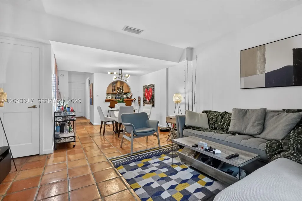 6705 N Kendall Drive Pinecrest FL 33156