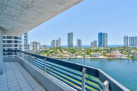 19101 Mystic Pointe Drive Aventura FL 33180
