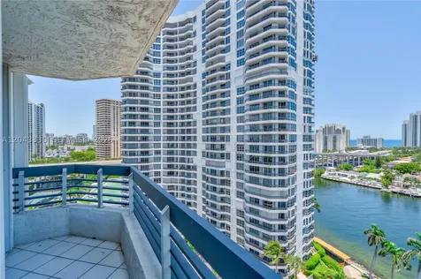19101 Mystic Pointe Drive Aventura FL 33180