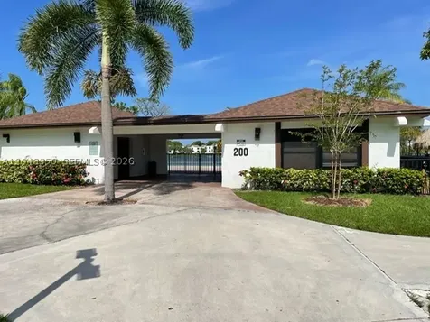 215 Lake Pointe Drive Oakland Park FL 33309