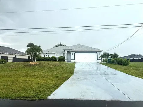 313 NW 16 Place Cape Coral FL 33993