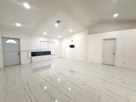 313 NW 16 Place Cape Coral FL 33993