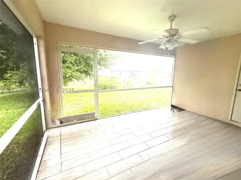 313 NW 16 Place Cape Coral FL 33993