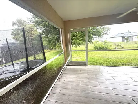 313 NW 16 Place Cape Coral FL 33993
