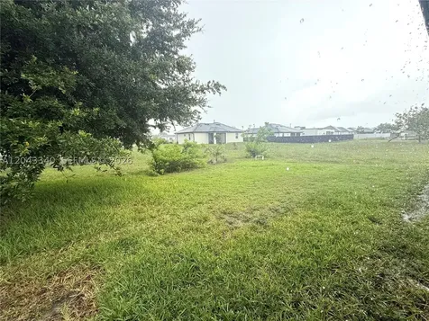 313 NW 16 Place Cape Coral FL 33993
