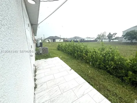 313 NW 16 Place Cape Coral FL 33993