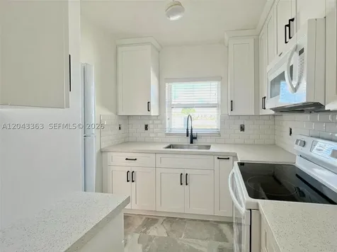 2102 SW 14 Terrace Miami FL 33145