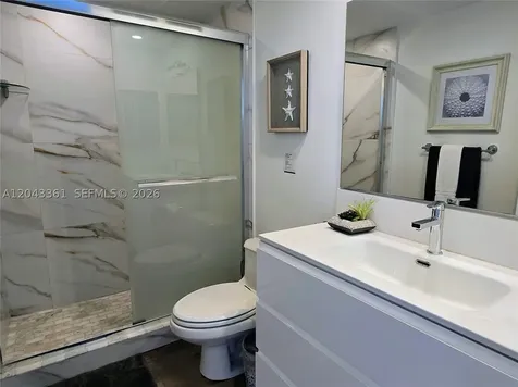 5601 Collins Avenue Miami Beach FL 33140