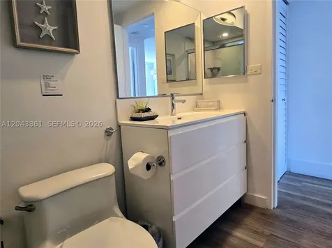 5601 Collins Avenue Miami Beach FL 33140