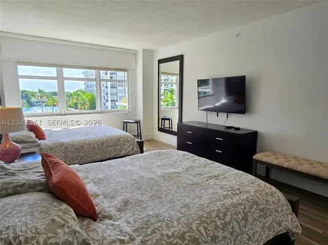5601 Collins Avenue Miami Beach FL 33140