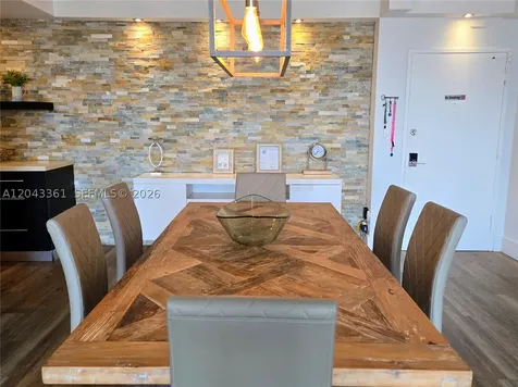 5601 Collins Avenue Miami Beach FL 33140