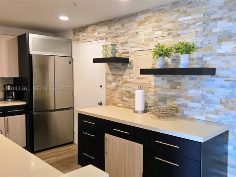 5601 Collins Avenue Miami Beach FL 33140