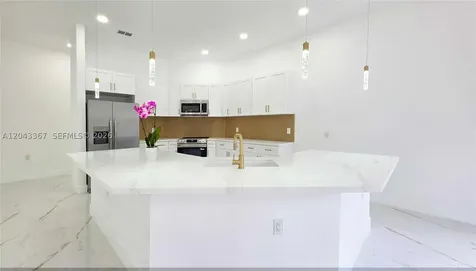 133 Hunting Club Avenue Clewiston FL 33440