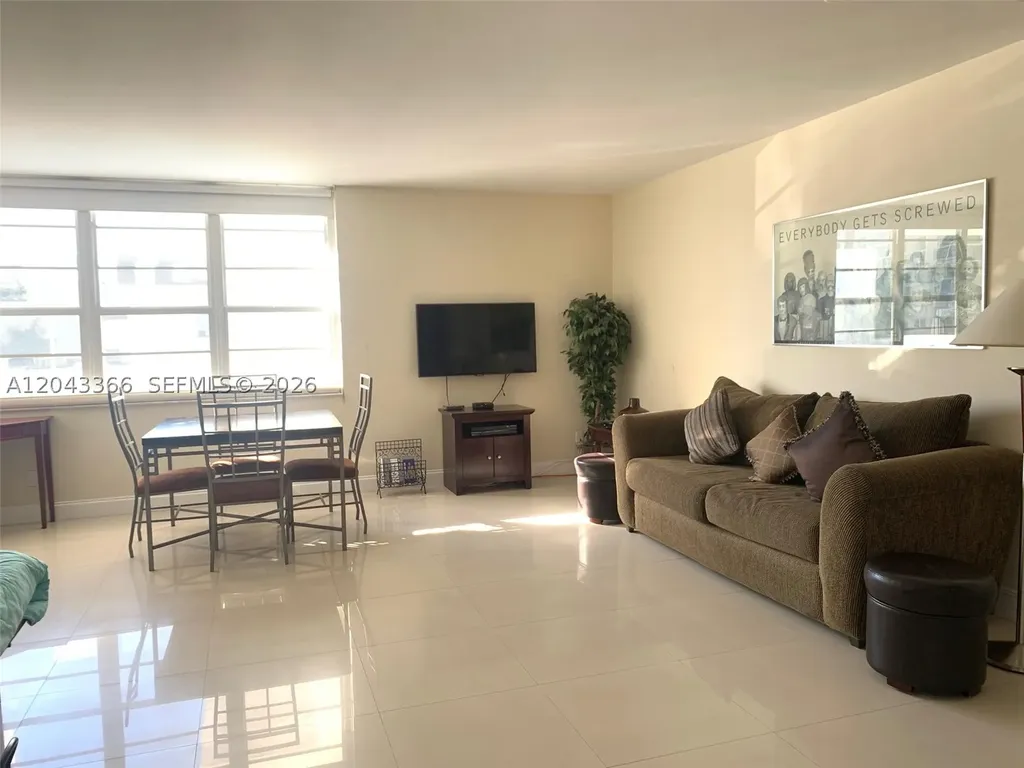 100 Lincoln Road Miami Beach FL 33139