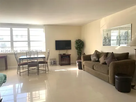 100 Lincoln Road Miami Beach FL 33139