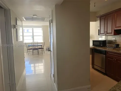 100 Lincoln Road Miami Beach FL 33139