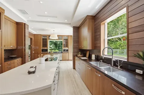 1585 Victoria Isle Way Weston FL 33327