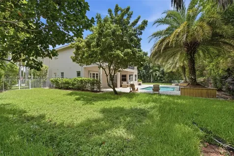 1585 Victoria Isle Way Weston FL 33327