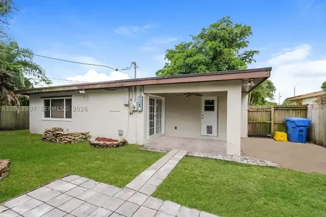 11823 Dahlia Drive Royal Palm Beach FL 33411