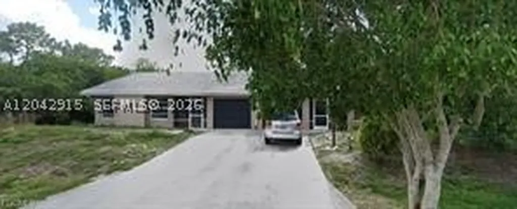 648/650 Creuset Avenue S Lehigh Acres FL 33974