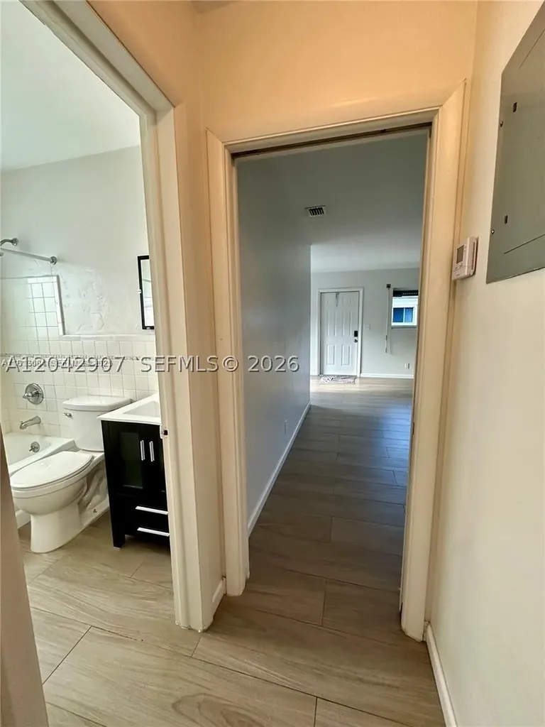 1821 N 17th Court Hollywood FL 33020