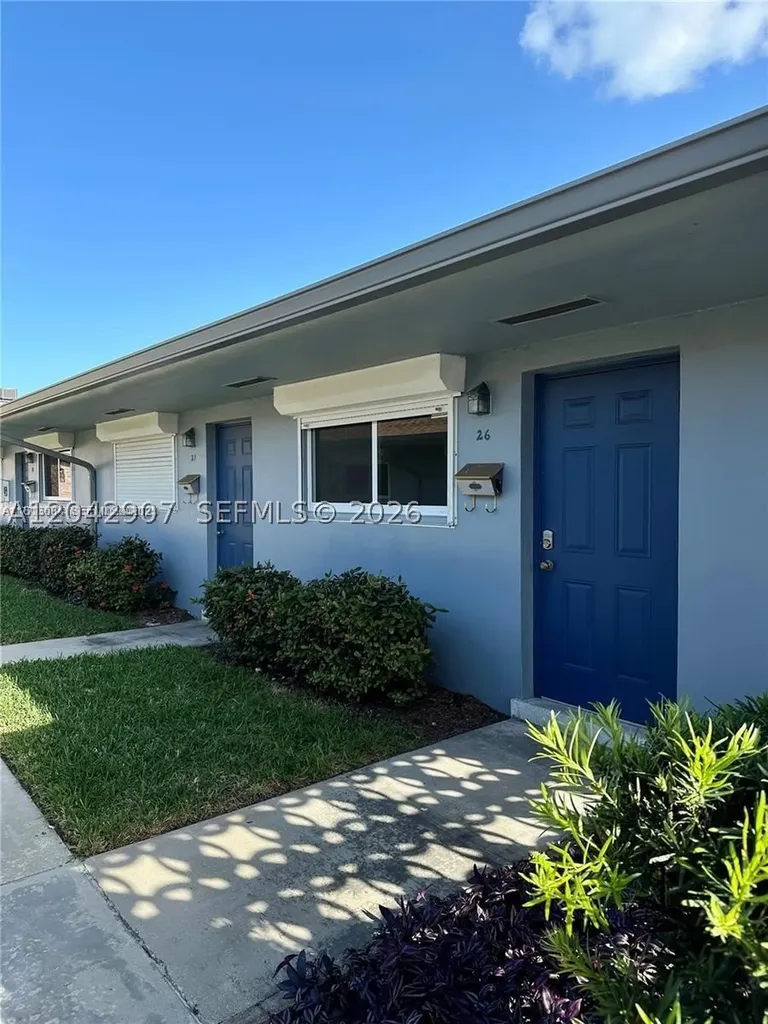1821 N 17th Court Hollywood FL 33020