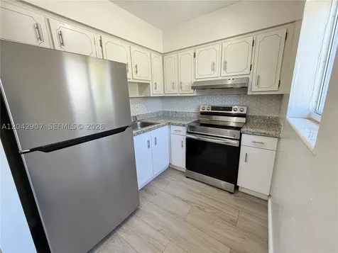 1821 N 17th Court Hollywood FL 33020