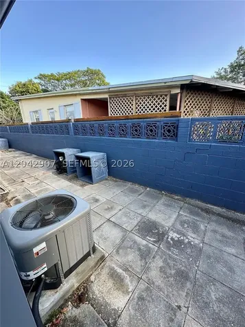 1821 N 17th Court Hollywood FL 33020