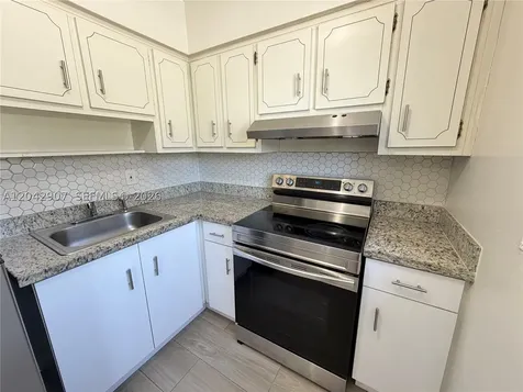 1821 N 17th Court Hollywood FL 33020