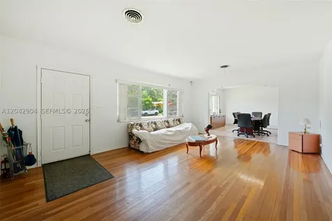 20 SW 4th Street Dania Beach FL 33004