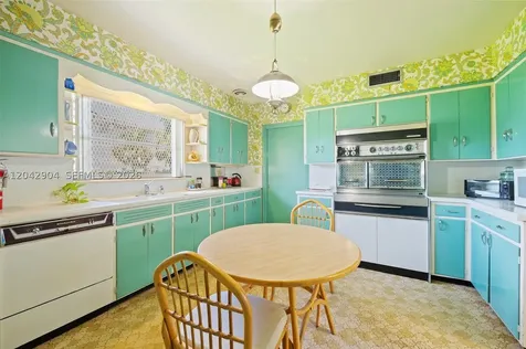 20 SW 4th Street Dania Beach FL 33004