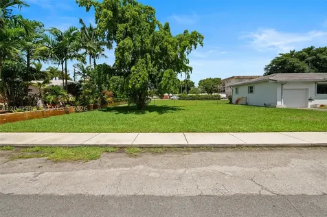 20 SW 4th Street Dania Beach FL 33004