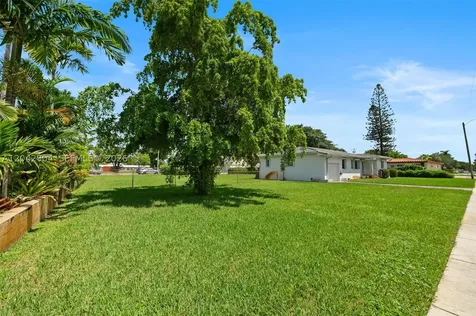20 SW 4th Street Dania Beach FL 33004