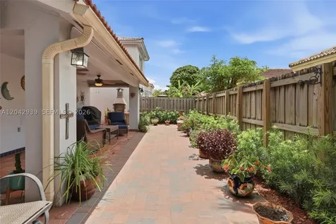 15652 SW 91st Lane Miami FL 33196
