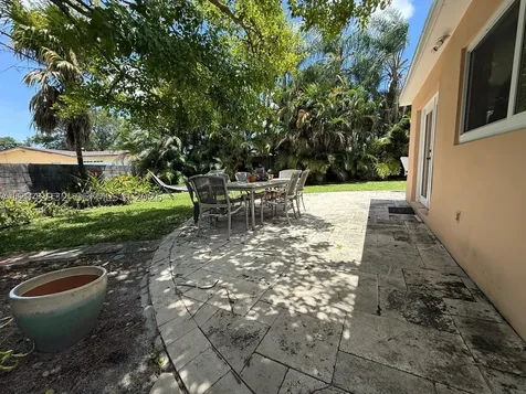 830 SW 64th Parkway Pembroke Pines FL 33023