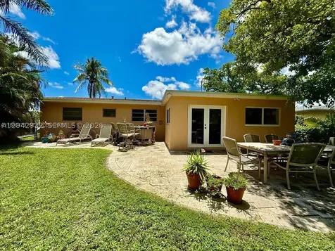 830 SW 64th Parkway Pembroke Pines FL 33023