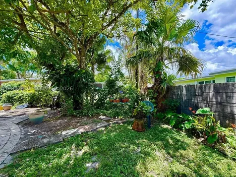 830 SW 64th Parkway Pembroke Pines FL 33023