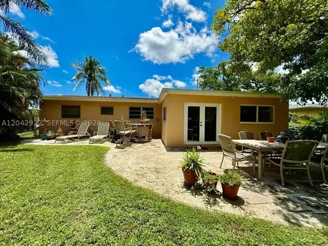 830 SW 64th Parkway Pembroke Pines FL 33023
