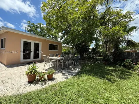 830 SW 64th Parkway Pembroke Pines FL 33023