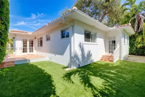 4943 Riviera Drive Coral Gables FL 33146