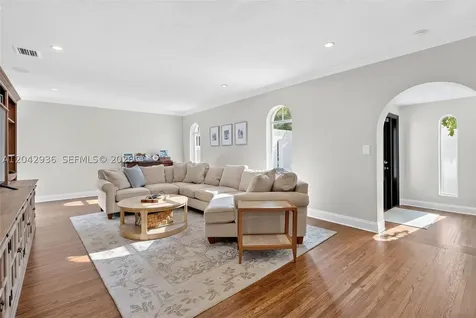 4943 Riviera Drive Coral Gables FL 33146