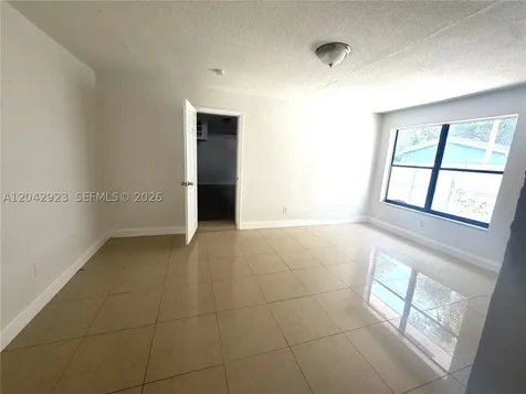 Miami FL 33125